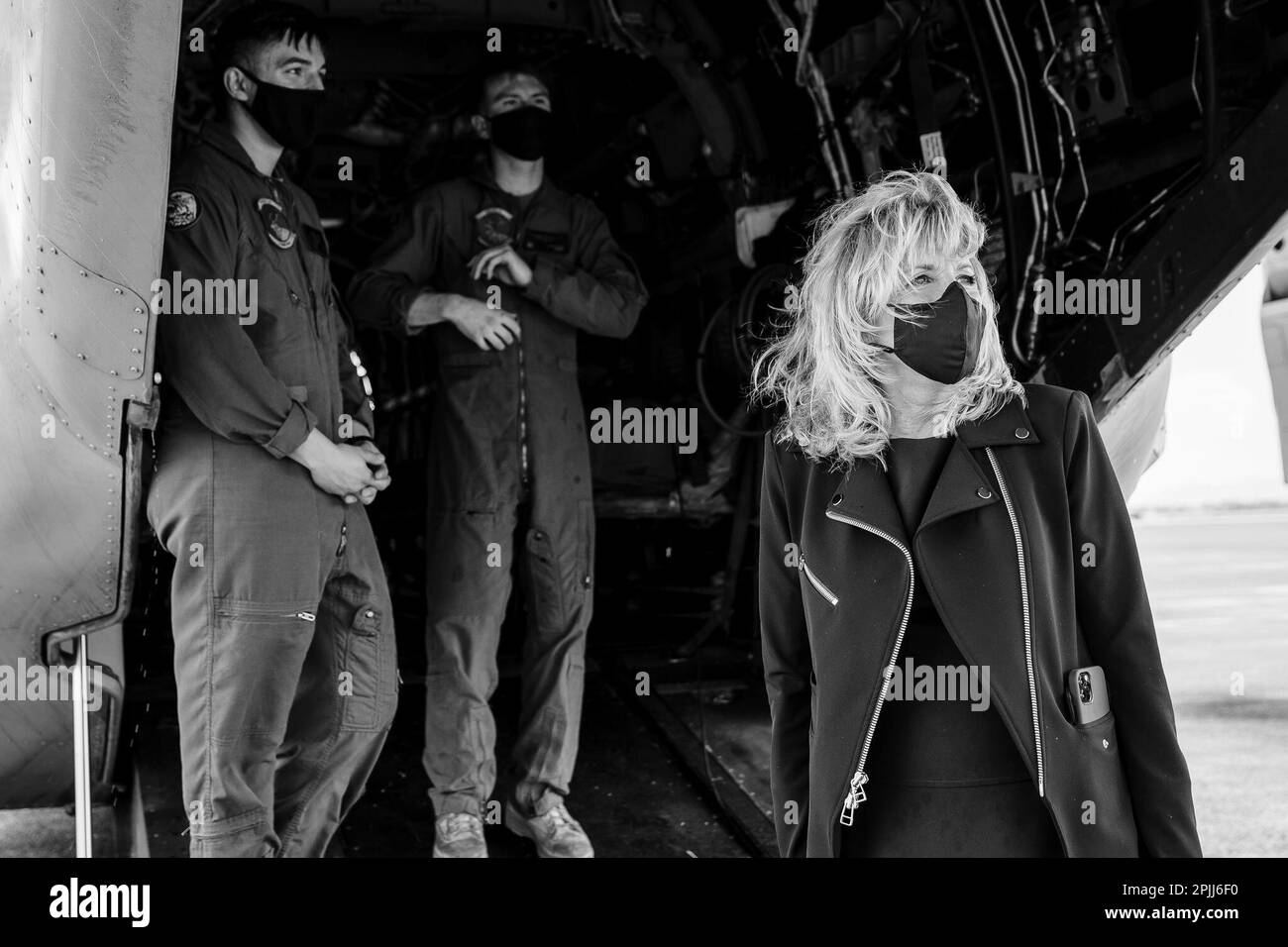 La First Lady Jill Biden sbarca un elicottero militare mercoledì 10 marzo 2021 all'aeroporto internazionale di Palm Springs, California (foto di cortesia di Kevin Lowery) Foto Stock