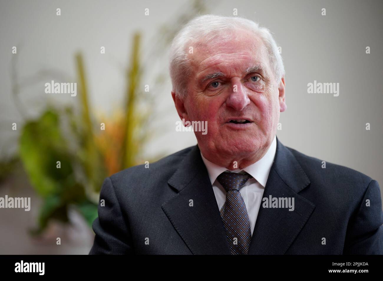 L'ex taoiseach Bertie Ahern parla al PA Media di Dublino alla vigilia del 25th° anniversario dell'accordo del Venerdì Santo. L'ex taoiseach considera la persistente instabilità delle istituzioni politiche dell'Irlanda del Nord uno dei suoi più grandi rimpianti per i negoziati sull'accordo del Venerdì Santo. Data immagine: Venerdì 31 marzo 2023. Foto Stock