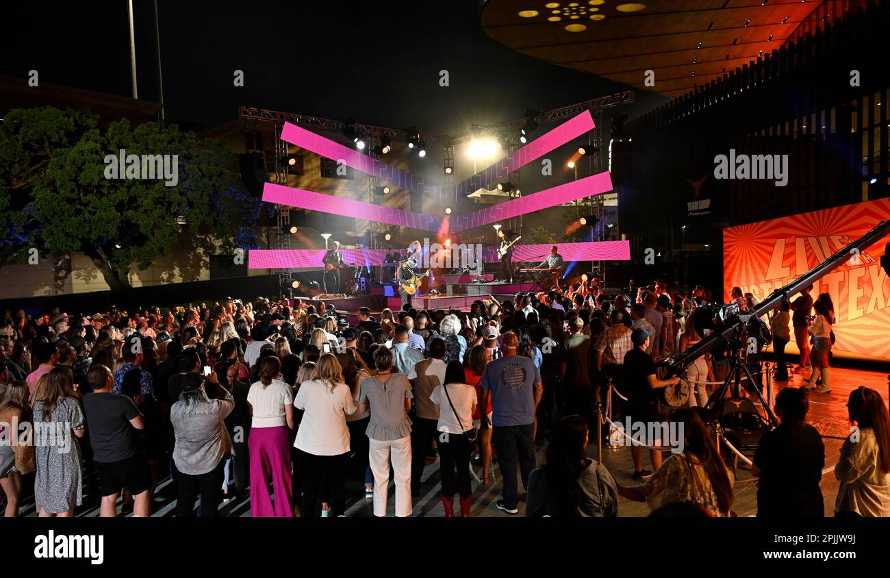 Austin Texas USA, aprile 1 2023: Vista generale dell'area palco all'aperto RAM Truck durante la registrazione di spettacoli musicali in arrivo al Country Music Television Awards presso il Moody Center di Austin. Credit: Bob Daemmrich/Alamy Live News Foto Stock