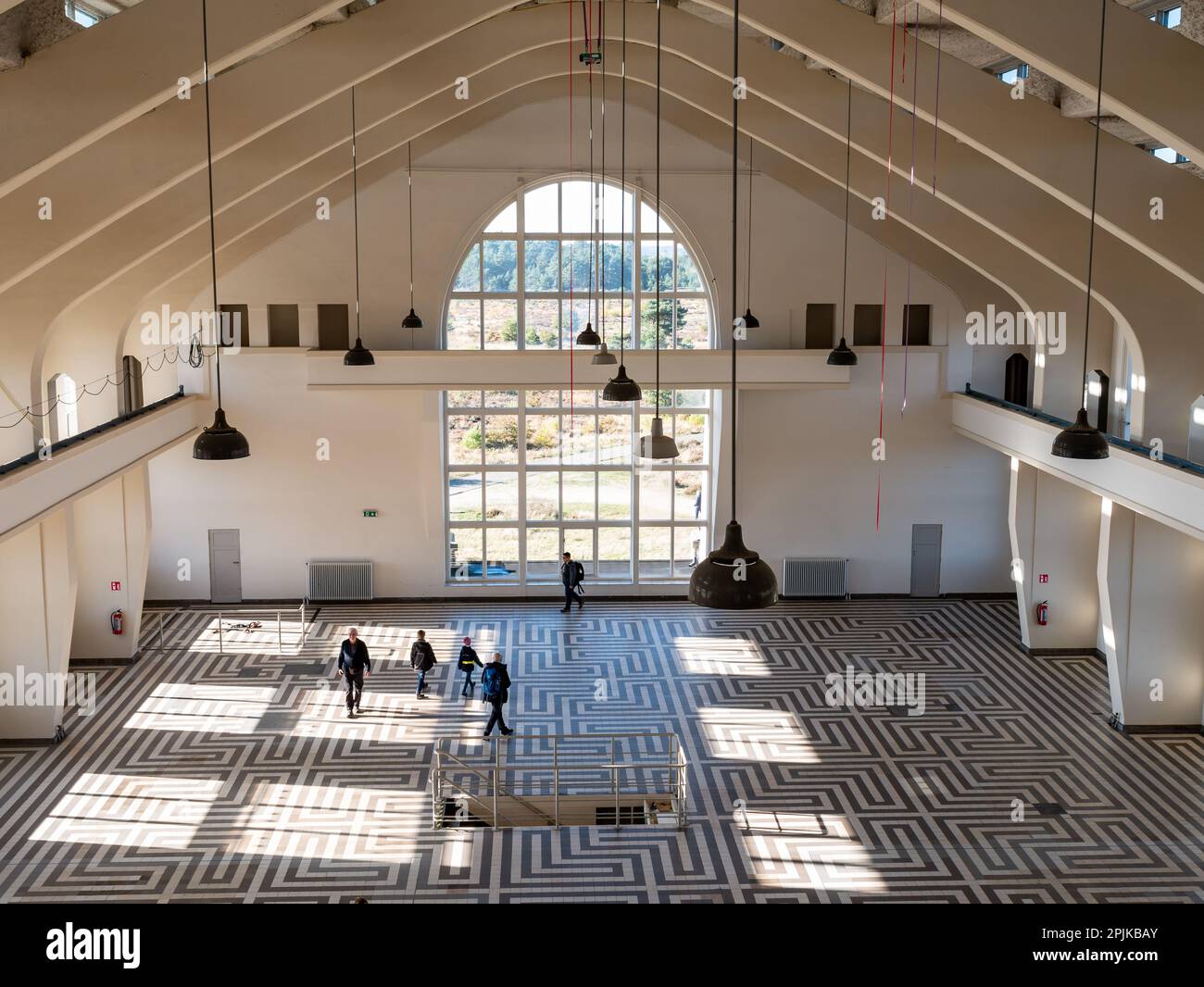 Sala trasmittenti nell'edificio A dell'ex stazione di trasmissione radio a onde lunghe radio Kootwijk, Veluwe, Apeldoorn, Paesi Bassi Foto Stock