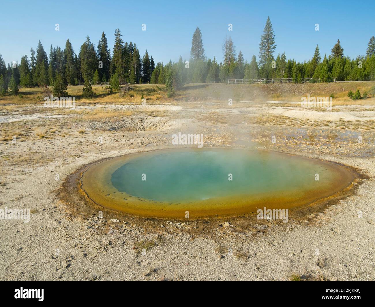 Wyoming, parco nazionale di Yellowstone. West Thumb Geyser Basin, piscina Abyss Foto Stock