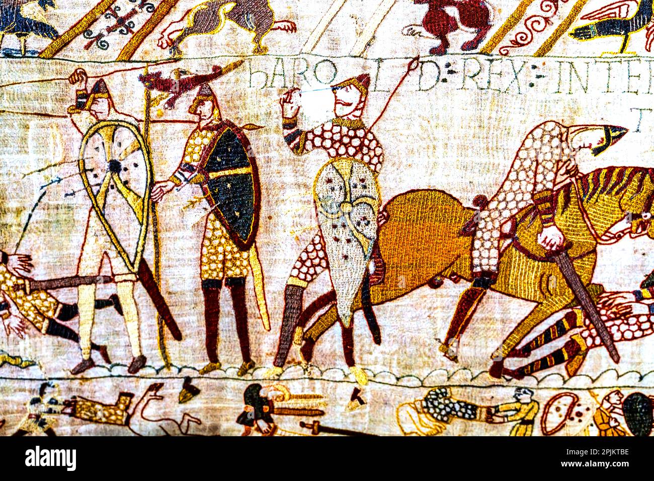 Arazzo di Bayeux, Bayeux, Normandia, Francia. Creato 11th ° secolo subito dopo la Battaglia di Hastings 1066 d.C. mostrando Norman conquista. Morte di re Harold. Foto Stock