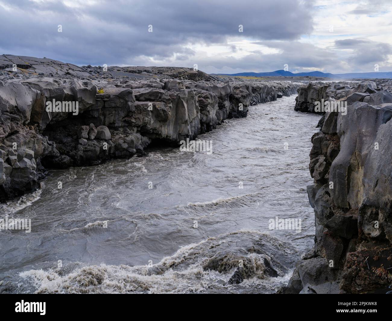 Fiume glaciale Jokulsa a Fjollum. Highlands nel Parco Nazionale di Vatnajokull, patrimonio dell'umanità dell'UNESCO, Islanda Foto Stock