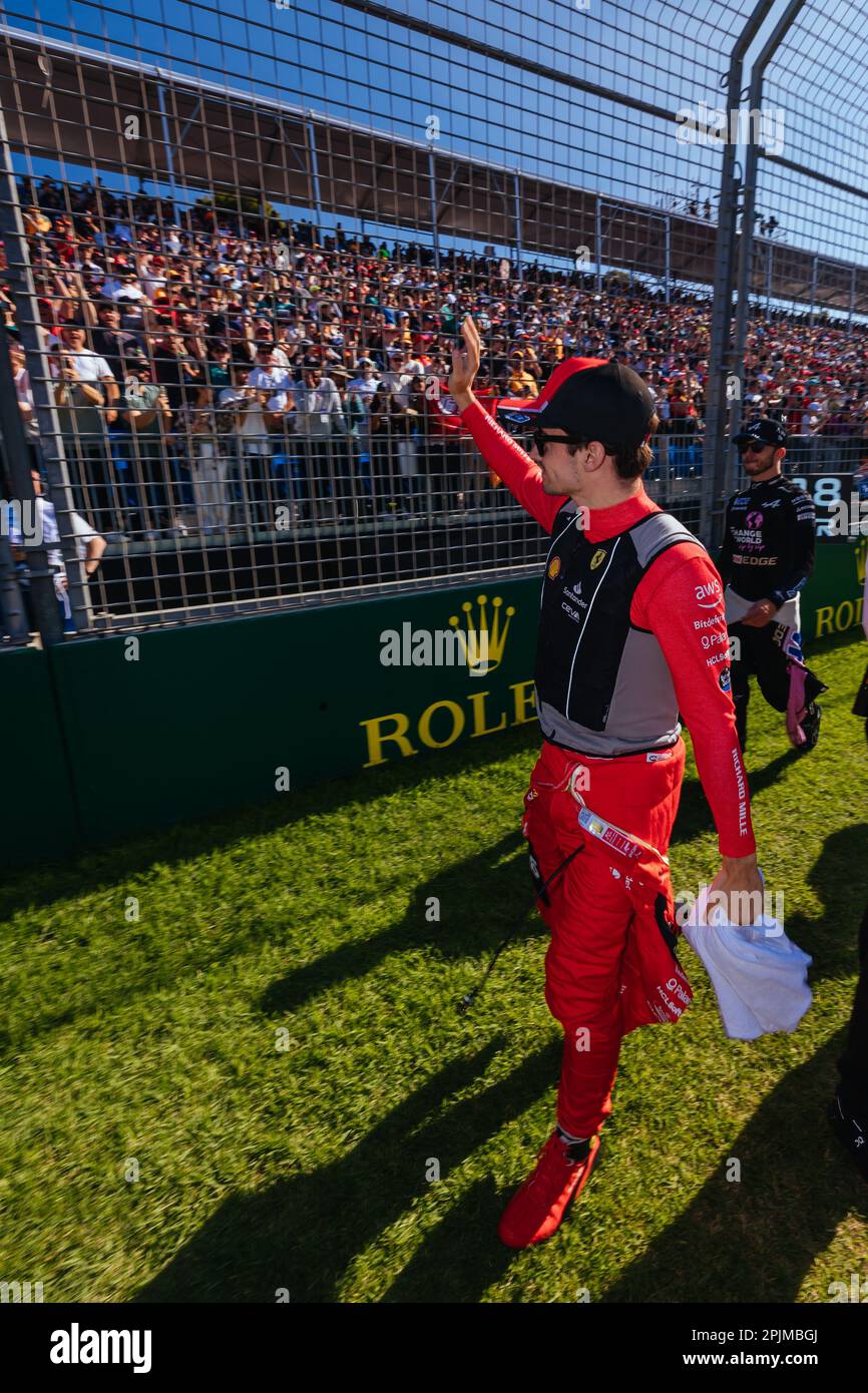 MELBOURNE, AUSTRALIA - 2 APRILE: Charles Leclerc di Monaco prima dell'inizio della gara durante il Gran Premio d'Australia 2023 all'Albert Park il 2 aprile 2023 a M. Foto Stock