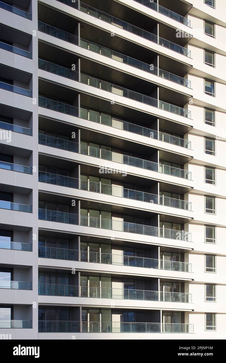 Dettaglio della facciata. Wood Wharf, Londra, Regno Unito. Architetto: Stanton Williams, 2021. Foto Stock