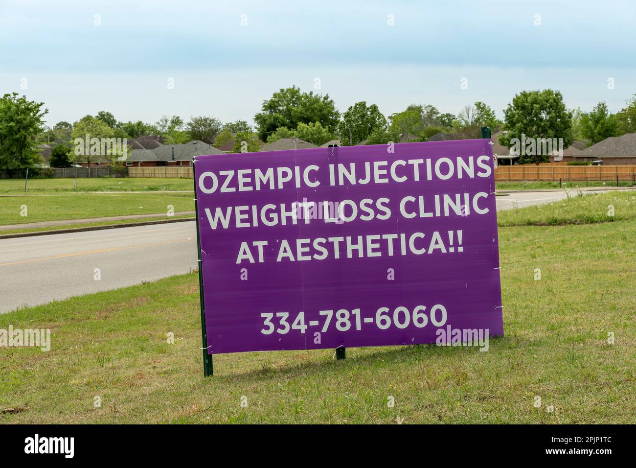 Le iniezioni di Ozempic (Semaglutide) firmano in una clinica di perdita di peso o obesità a Montgomery Alabama, USA. Foto Stock