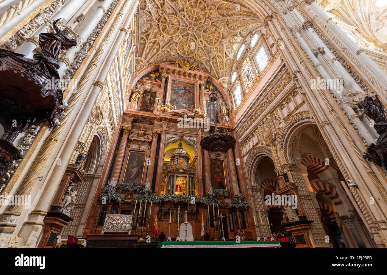 Interno della moschea - Cattedrale di Cordova, Cordova, Andalusia, Spagna, Europa sud-occidentale Foto Stock