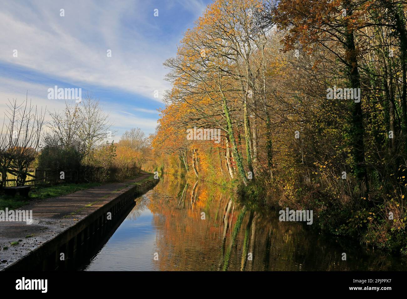 Monmouthshire e il canale di Brecon sono stati presi nell'ottobre 2022. Autunno Foto Stock