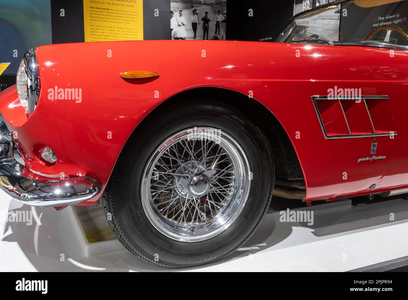 Sparkford.Somerset.United Kingdom.March 26th 2023.A 1960 Ferrari 250 GT cabriolet è in mostra al Museo del motore di Haynes a Somerset Foto Stock
