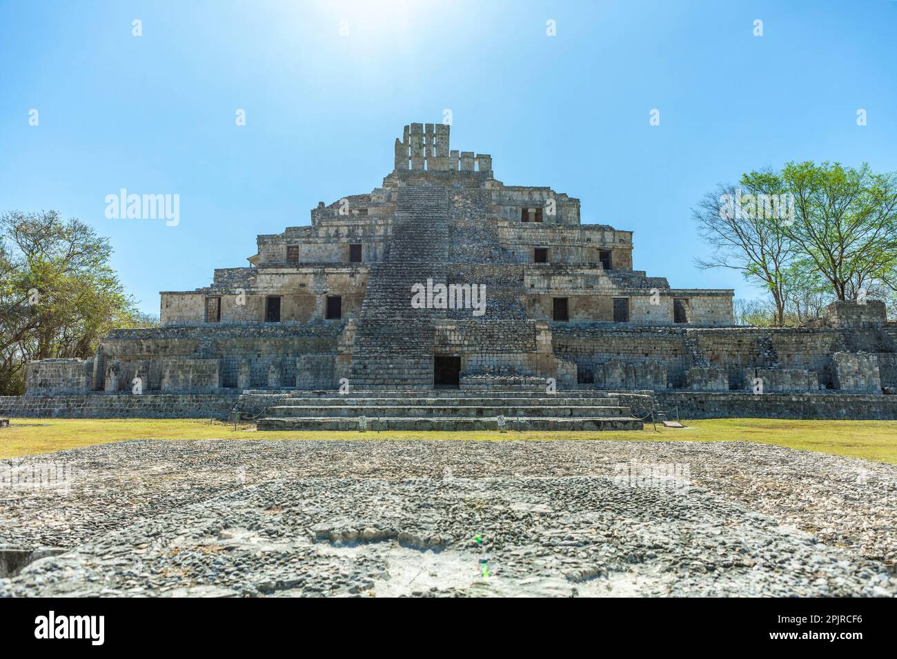 Il Tempio dei cinque magazzini, Edzna, Yucatán, Messico Foto Stock