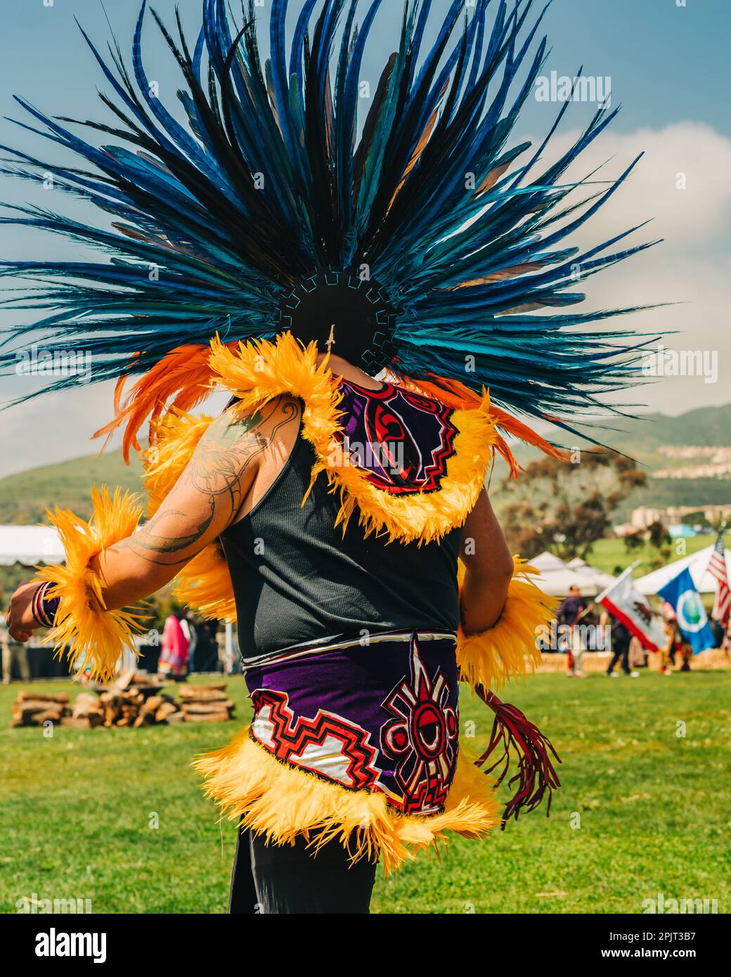 Malibu, California, USA - 2 aprile 2023. Chumash Day Pow Wow e incontro intertribale. Il Malibu Bluffs Park festeggia i 23 anni di ospitalità del Foto Stock