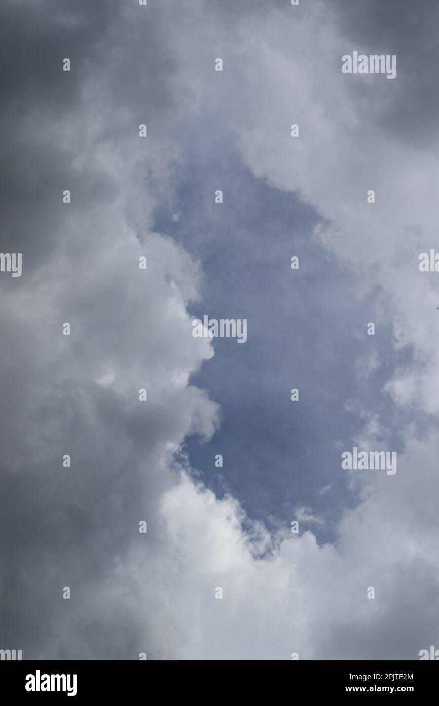 Estate 2023 tempesta di nuvole accumularsi su Johannesburg Foto Stock