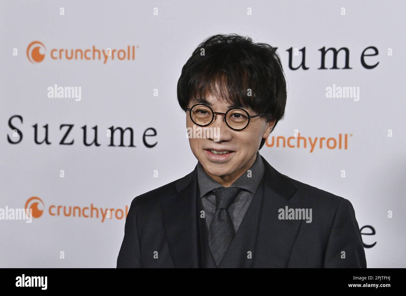 Los Angeles, Stati Uniti, 3 aprile 2023. Makoto Shinkai, regista giapponese, animatore, regista, autore, E l'artista manga partecipa alla prima del film di fantasia animato 'Suzume no Tojimari' al David Geffen Theater presso l'Academy Museum of Motion Pictures di Los Angeles lunedì 3 aprile 2023. Trama: Quando il cielo diventa rosso e la terra tremerà, il Giappone si trova sull'orlo del disastro. Ma una determinata adolescente, Suzume, si mette in missione per salvare il suo paese. In grado di vedere le forze soprannaturali che gli altri non possono, spetta a lei chiudere le misteriose porte che diffondono il caos acro Foto Stock