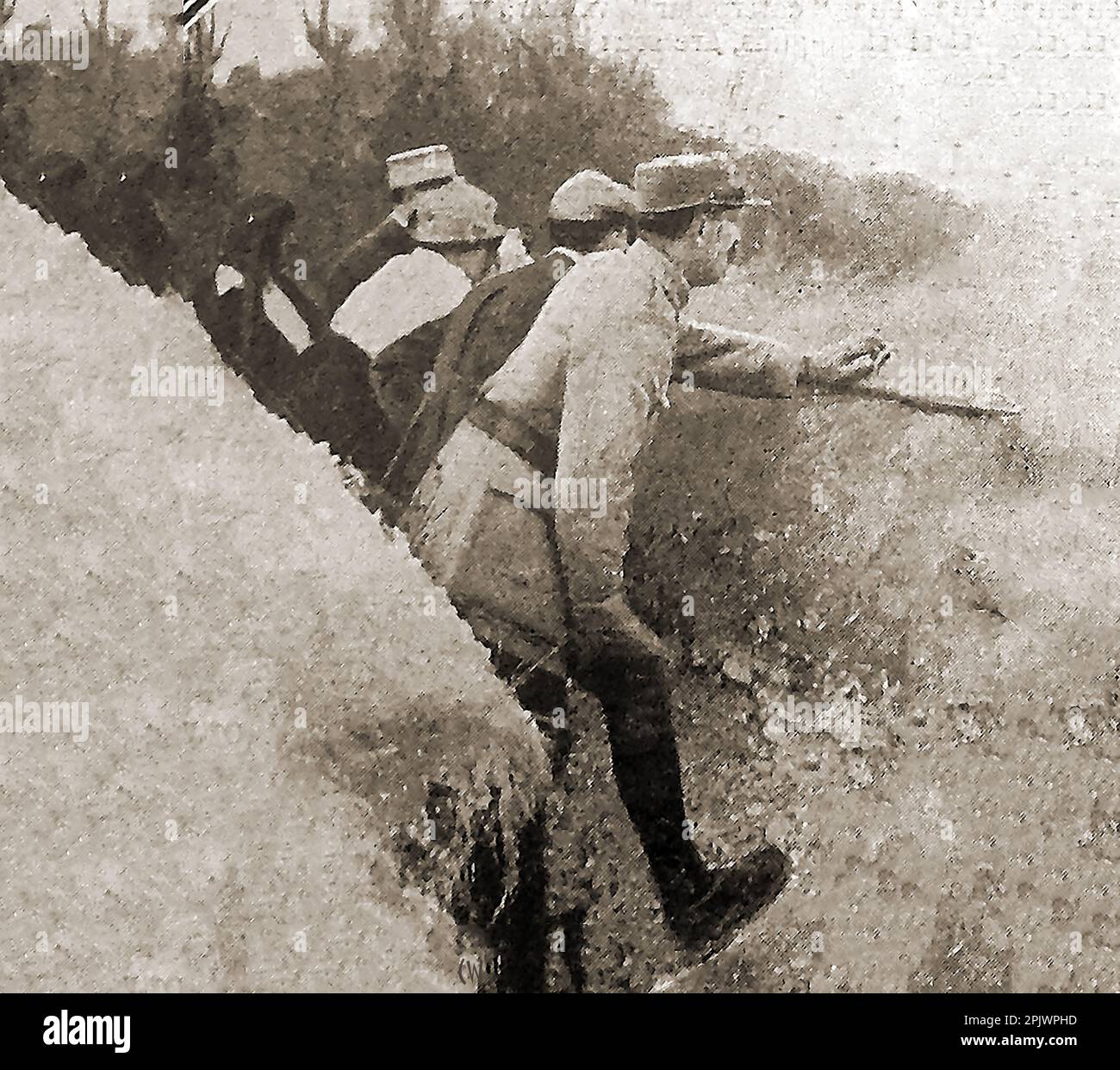 Prima guerra mondiale - la guerra di trincea nelle trincee francesi sul fronte --- Erster Weltkrieg - Stellungskrieg in den französischen Schützengräben an der Front --- Première Guerre mondiale - Guerre de tranchées dans les tranchées franaises sur le front --- Foto Stock