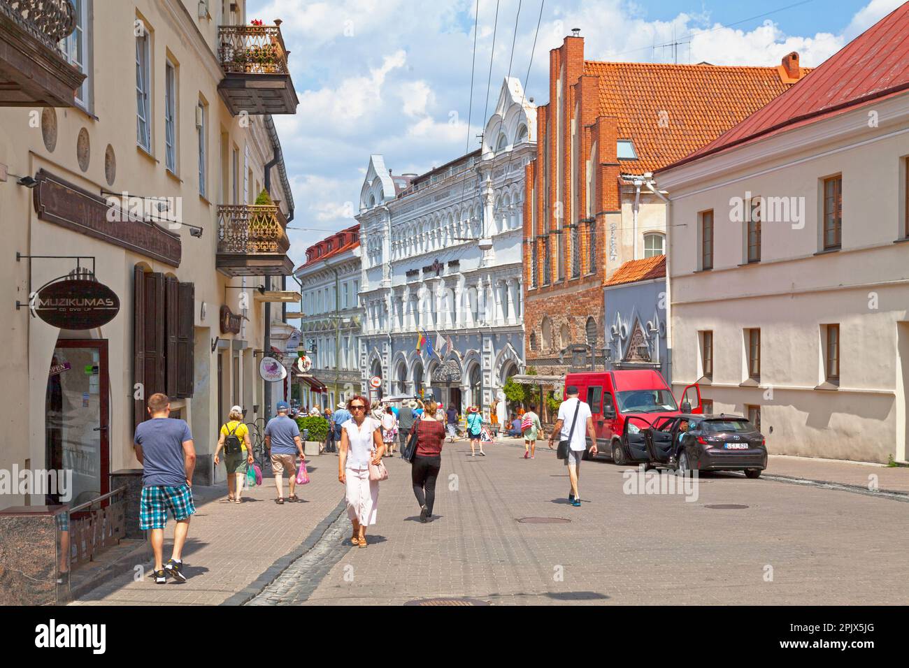 Vilnius, Lituania - Aprile 14 2019: L'Europa Royale è un albergo a quattro stelle situato nel centro storico, a 150 m dalla porta dell'alba. Foto Stock
