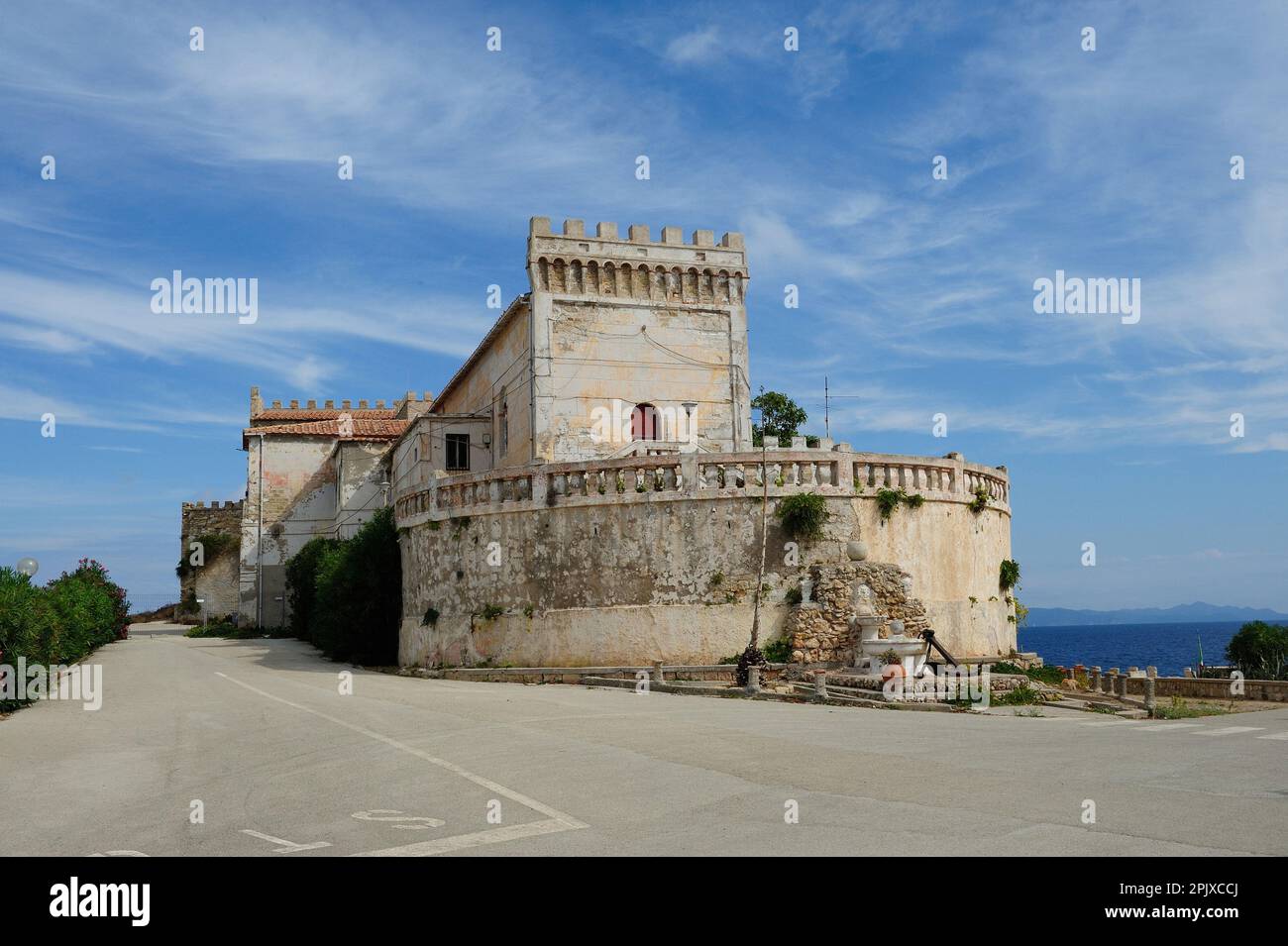 Pianosa, un'isola dell'Arcipelago Toscano, sede di una prigione fino al 2011, oggi una Riserva Naturale accoglie un massimo di 250 visitatori al giorno. Pianosa; T Foto Stock