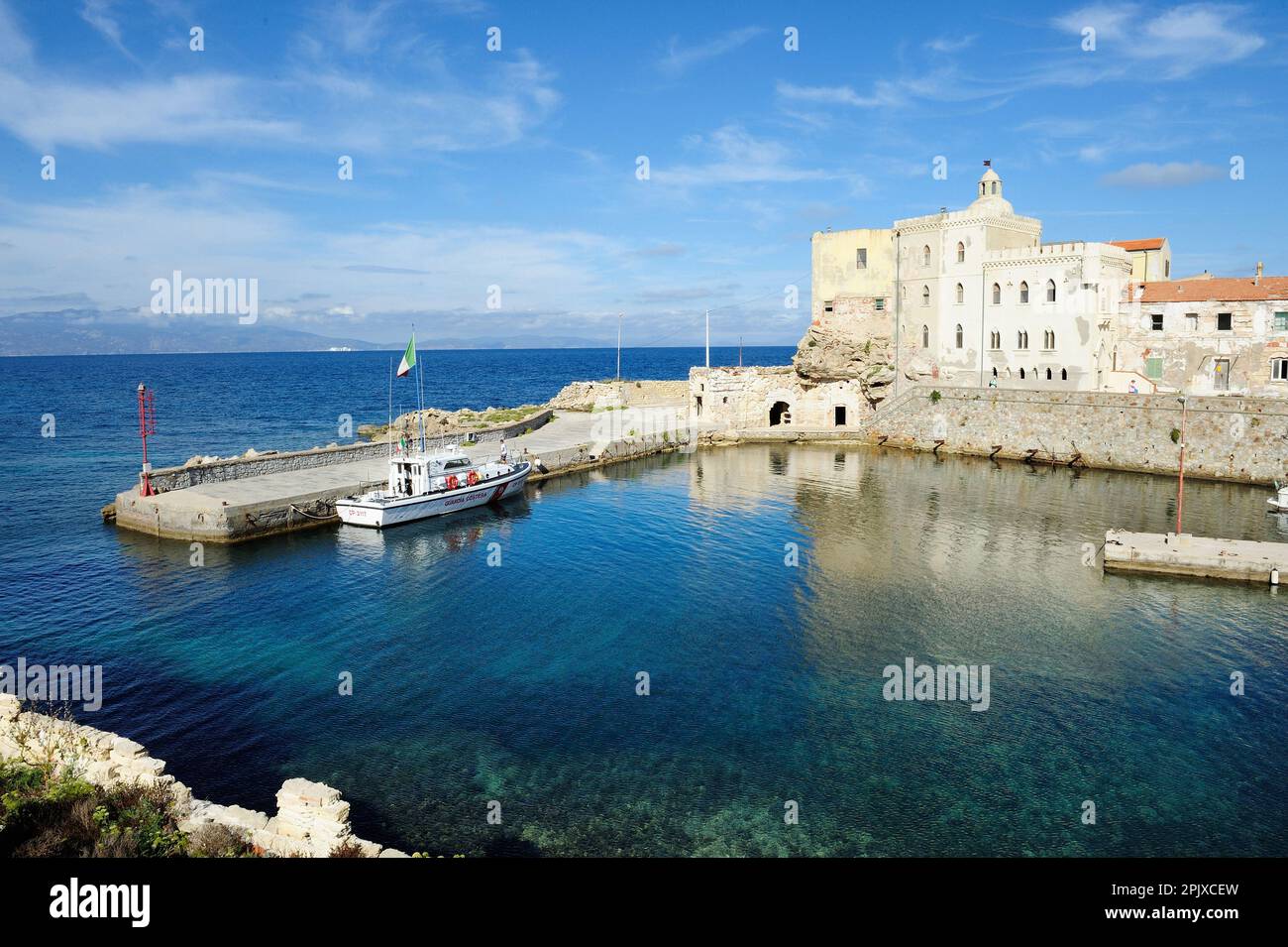 Pianosa, un'isola dell'Arcipelago Toscano, sede di una prigione fino al 2011, oggi una Riserva Naturale accoglie un massimo di 250 visitatori al giorno. Pianosa; T Foto Stock