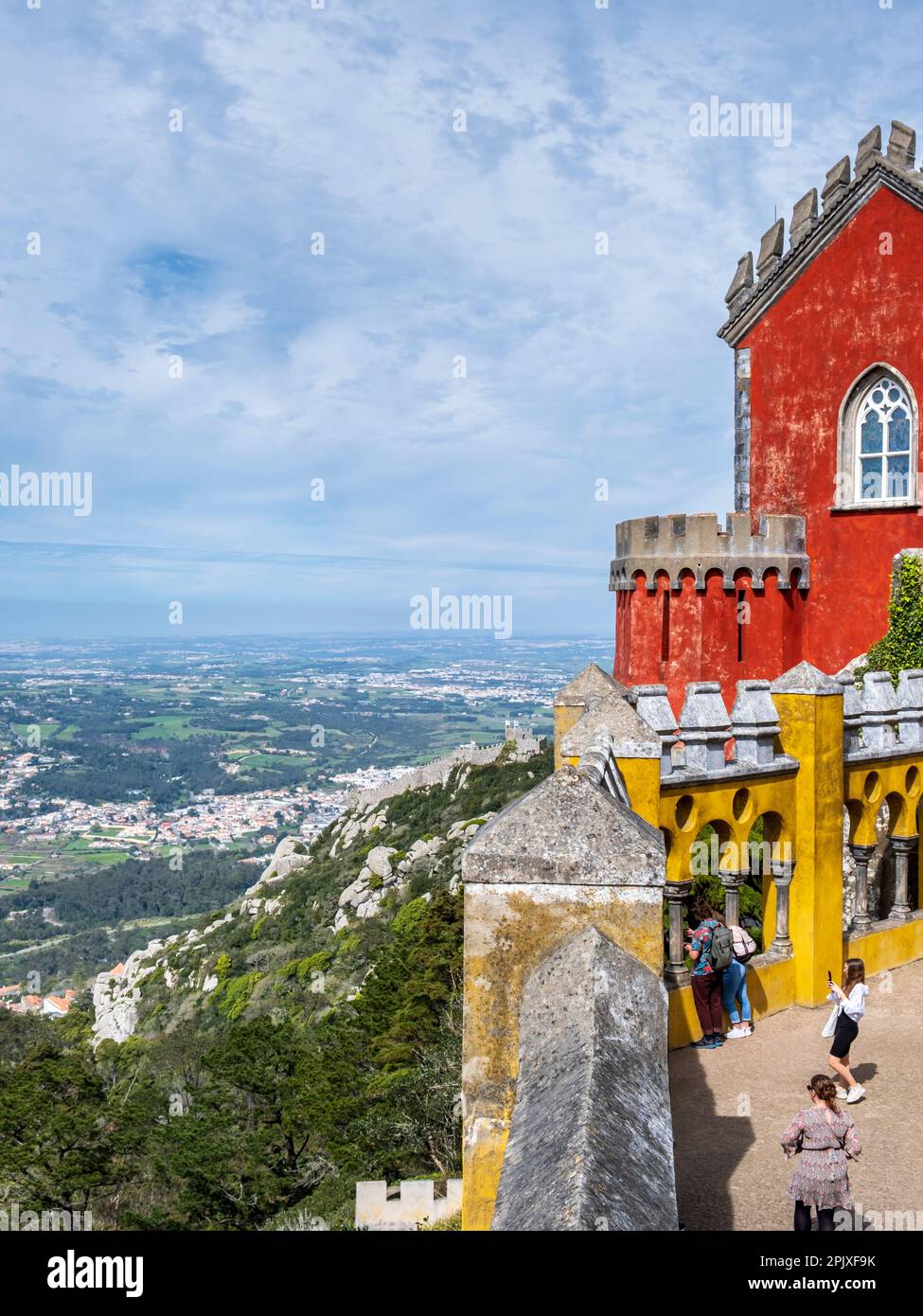 Palácio da pena, conosciuto anche come Palacio Nacional da pena, nella città portoghese di Sintra. Foto Stock