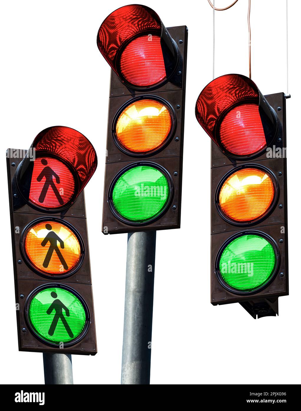 Collezione di tre semafori con tutte e tre le luci accese, verde, arancione e rosso, isolato su sfondo bianco, fotografia. Foto Stock