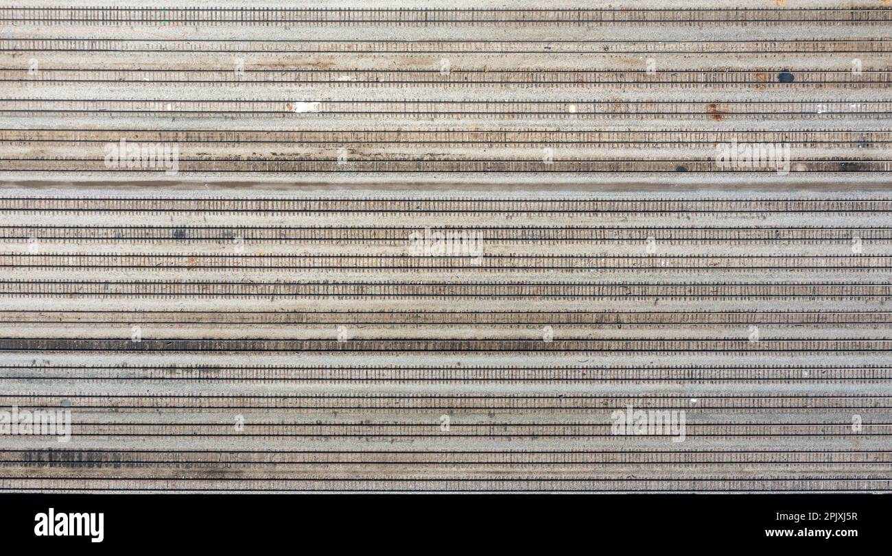 Melvindale, Michigan - binari ferroviari vuoti, parte del Norfolk Southern's Oakwood Yard. Circa 3.000 vagoni ferroviari passano attraverso il cantiere ogni giorno, incluso ma Foto Stock
