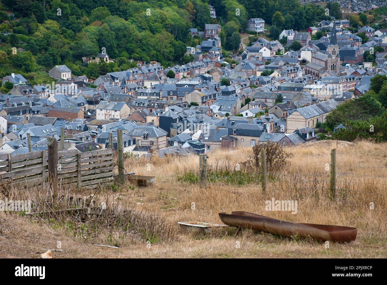 Yport, vista del villaggio dal Falaise d'Aval in estate Foto Stock