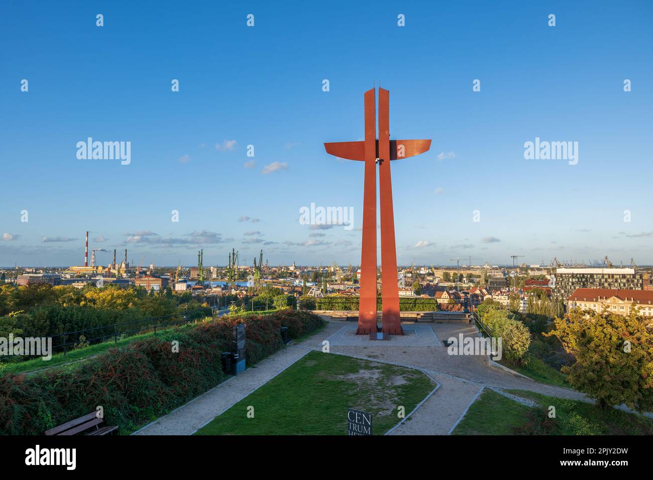 Monumento della Millennium Cross sulla cima del Monte Gradowa nella città di Danzica in Polonia. Foto Stock