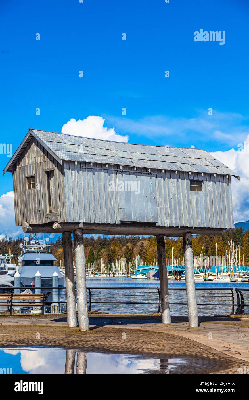 Installazione di opere d'arte lungo il lungomare di Vancouver in Canada Foto Stock