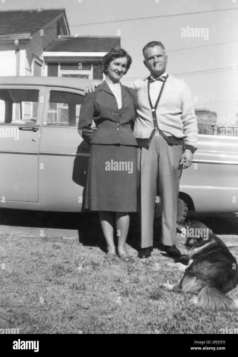 Mamma degli anni '1950, papà degli anni '1950, coppia degli anni '1950, marito e moglie, coppia americana, moda anni '1950 Foto Stock