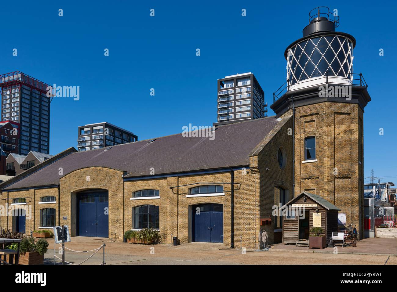 Faro di Bow Creek a Trinity Buoy Wharf, Poplar, East London UK Foto Stock