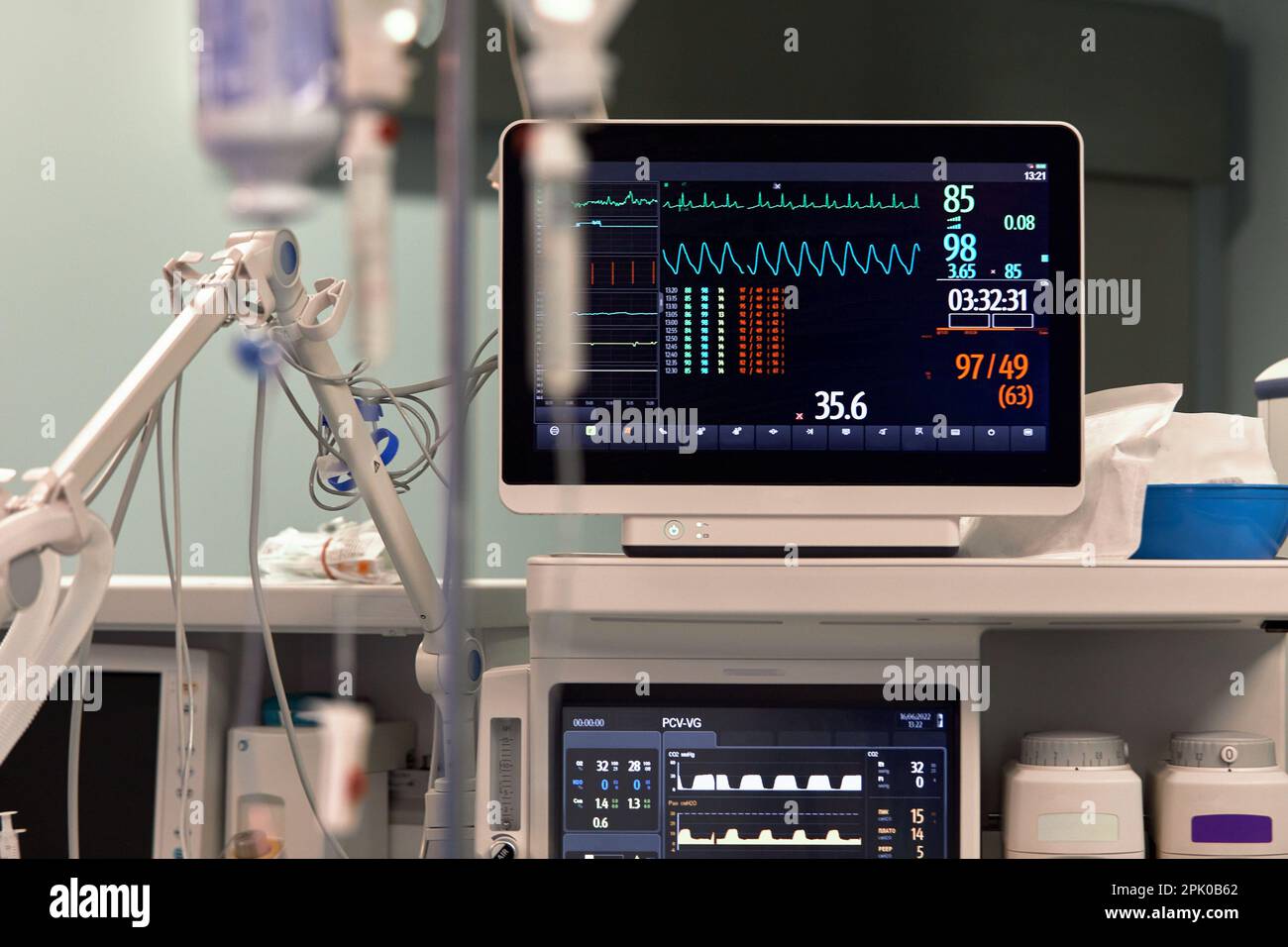 Monitor Paziente Carejoy 12 Pollici - 6 Parametri Vitali Con ECG E Pressione (5 Derivazioni)