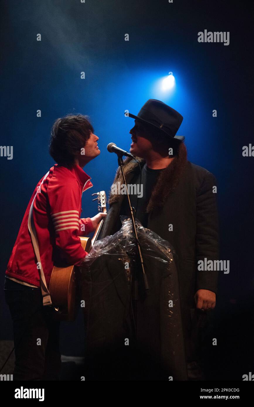 Peter Doherty si esibisce al Metropol di berlino durante il martoriato Songbook tour 2023 Foto Stock