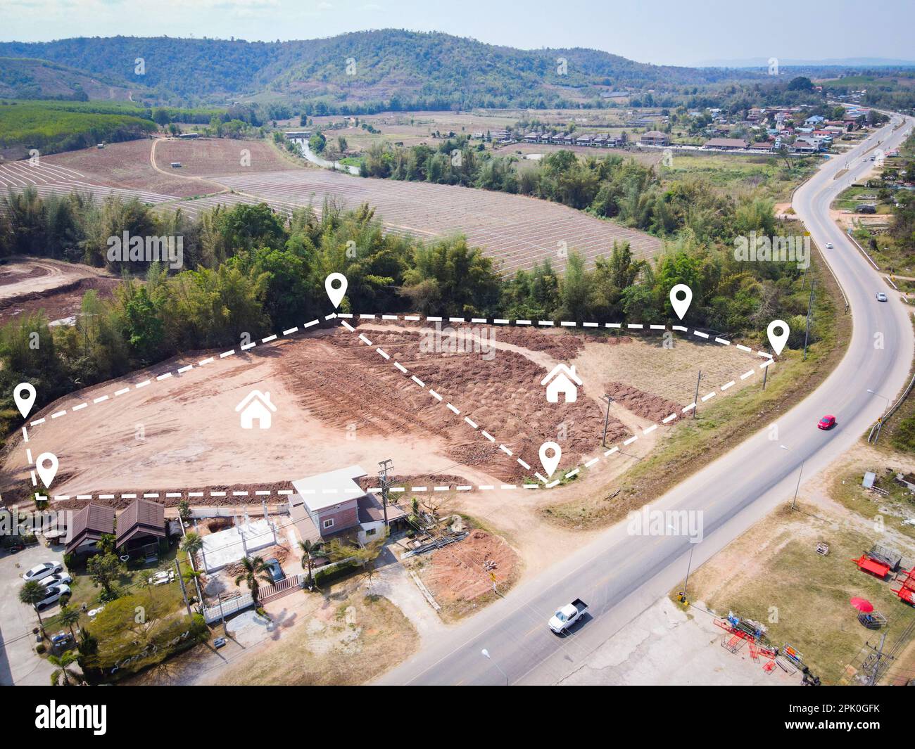 land management terra vacante bonifica per terreno per costruzione casa vista aerea, terra perni posizione per la suddivisione residenziale sviluppo residenziale Foto Stock