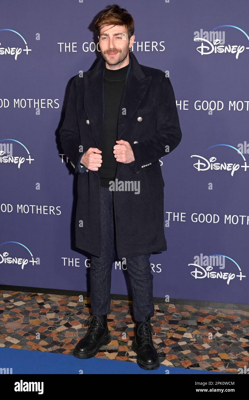 Roma, Italia. 04th Apr, 2023. Lorenzo Licitra partecipa al tappeto blu della prima serie Disney "le buone mamme" allo Space cinema moderno. (Foto di Mario Cartelli/SOPA Images/Sipa USA) Credit: Sipa USA/Alamy Live News Foto Stock