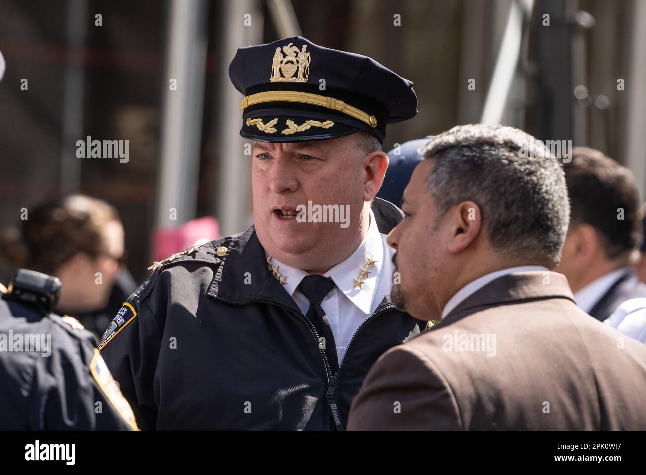 Il capo della pattuglia di New York John Chell ha visto intorno al tribunale penale di New York il 4 aprile 2023 durante l'apparizione da parte dell'ex presidente Donald Trump Jr. Foto Stock