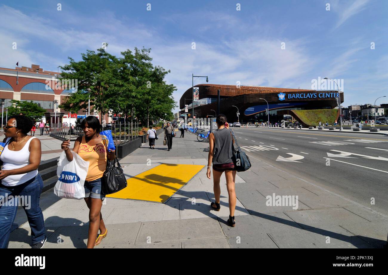 Barclays Center su Atlantic Ave., Brooklyn, New York City, Stati Uniti. Foto Stock