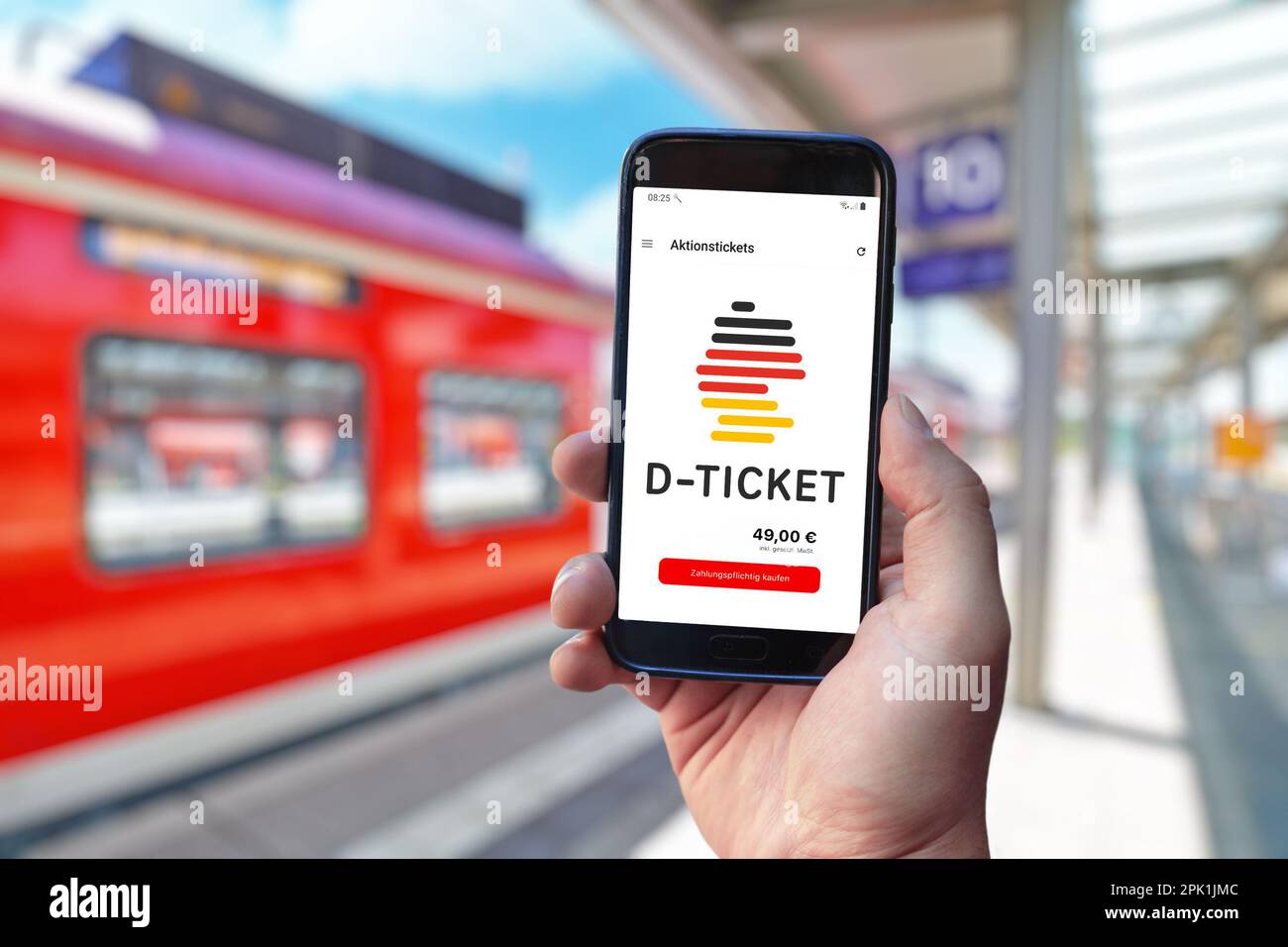 Germania - Aprile 2023: App mobile per biglietto da 49 euro, chiamata anche 'Deutschlandticket' per i trasporti pubblici in Germania Foto Stock