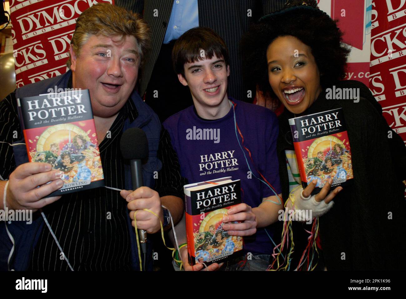 Al rilascio australiano di Harry Potter & dei doni della morte a 9,01am il 21st luglio 2007. Libreria Dymocks, Sydney, Australia. 21.07.07. Foto Stock