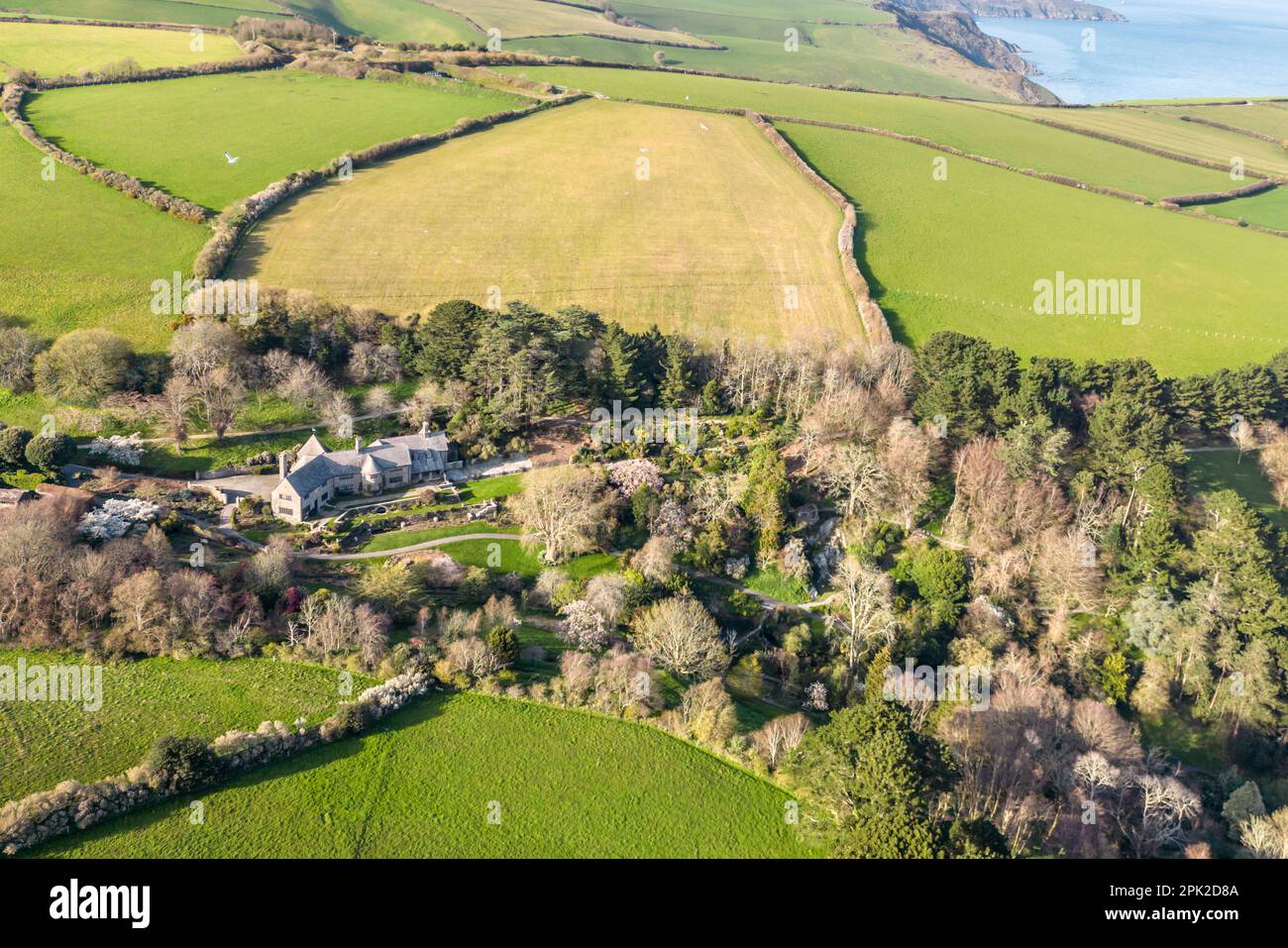 Vista sul Coleton Fishacre sulla costa del Devon. Foto Stock