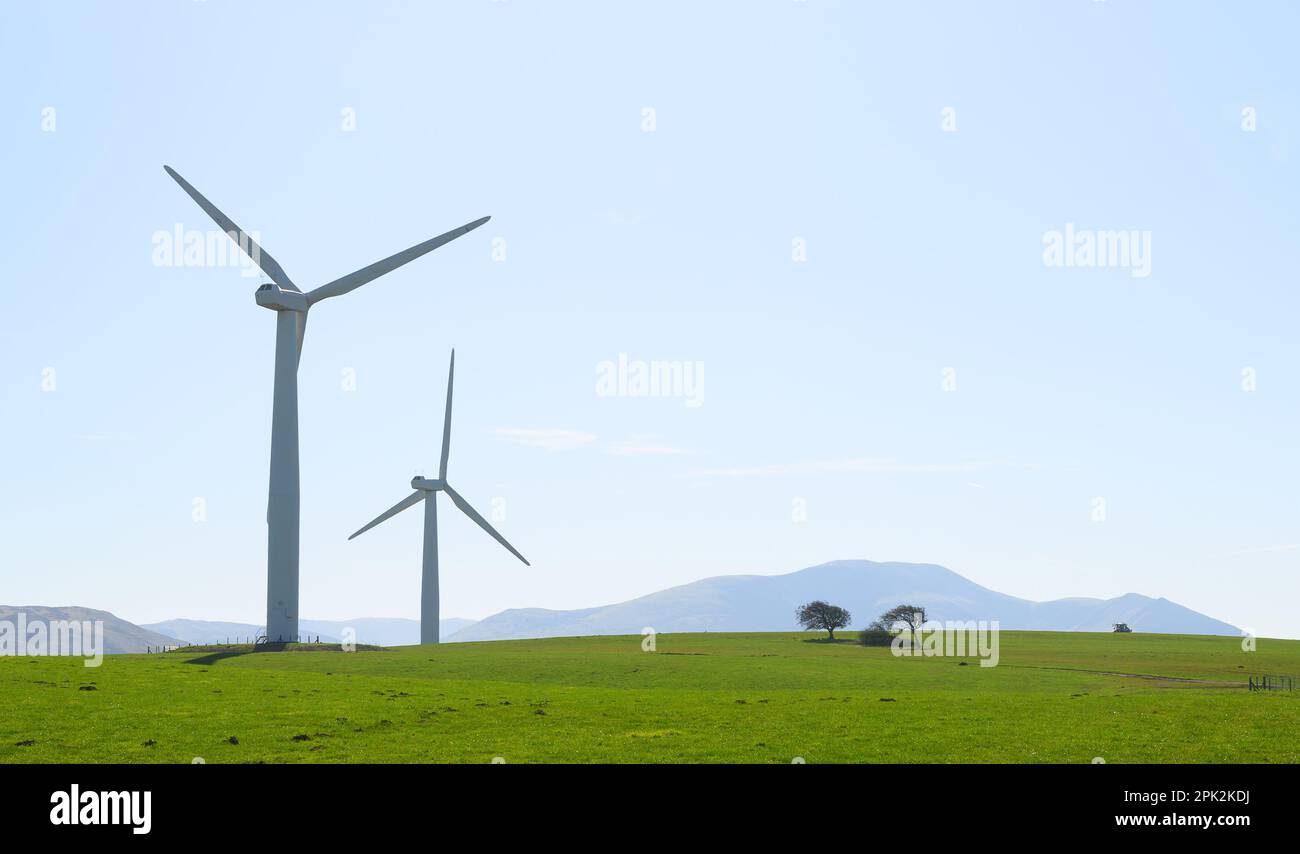 Turbine eoliche nella Wharrel's Hill Wind Farm vicino a Bothel, nella zona settentrionale del lago, Cumbria Foto Stock