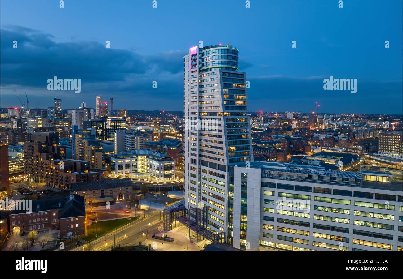 Leeds, Regno Unito, Bridgewater Place e Leeds City Centre vista aerea vicino alla stazione ferroviaria. Yorkshire Inghilterra settentrionale Regno Unito. Foto Stock