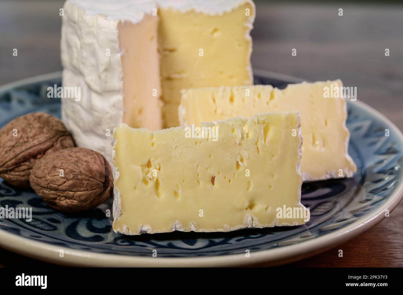 Belga stampo bianco soft formaggio di latte di vacca Bouquet des Moines dall'Abbazia del Val-Dieu close up Foto Stock