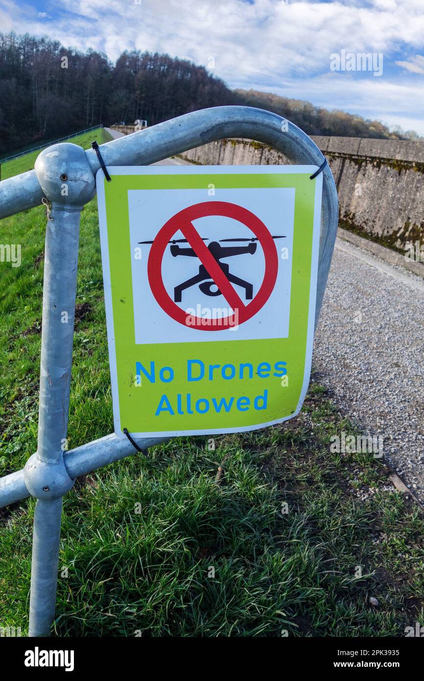 Un cartello che dice "No droni ammessi", Inghilterra, Regno Unito Foto Stock