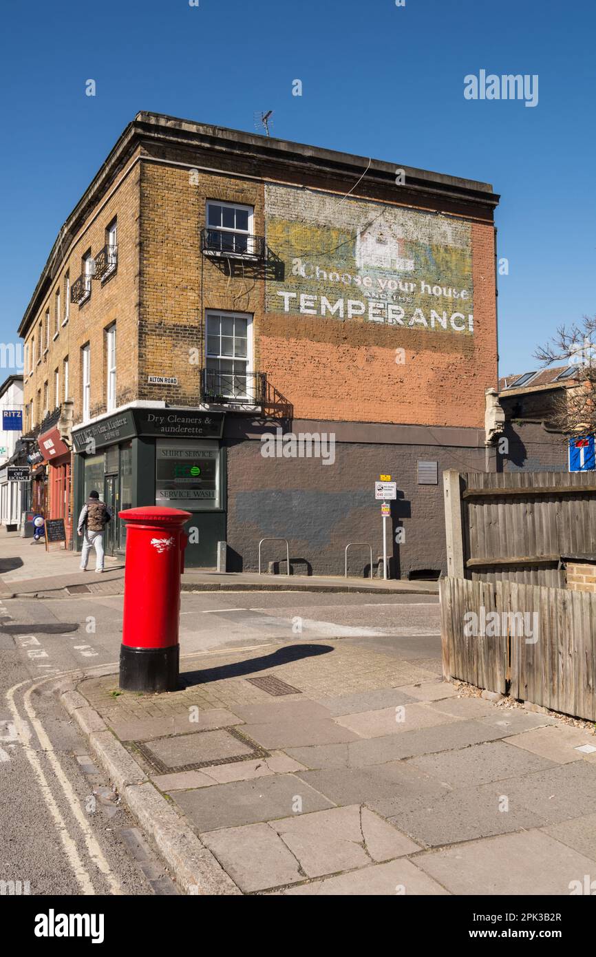 Ghost sign on the ex The Temperance Building Society Building Building Building, Alton Road, Richmond, TW9, London, Inghilterra, Regno Unito Foto Stock