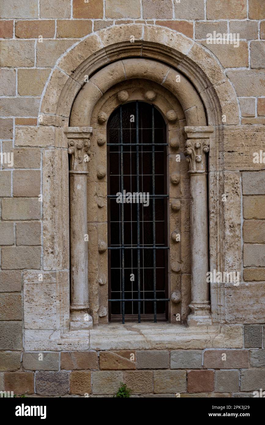 Particolare di una finestra del Monastero di Pedralbes (Barcellona, Catalogna, Spagna) ESP: Detalle de una ventana del Monasterio de Pedralbes (BCN, España) Foto Stock