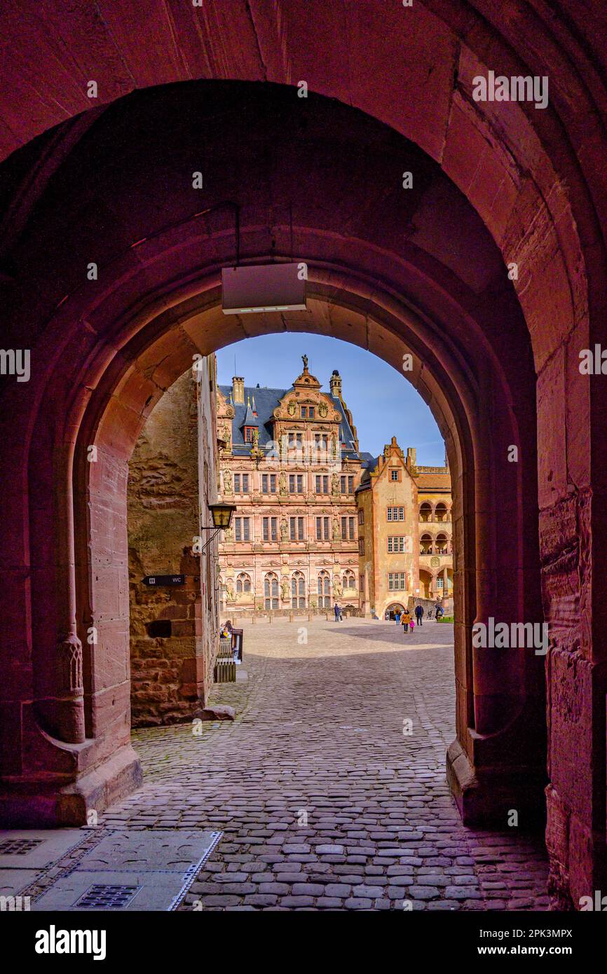 Castello di Heidelberg, Heidelberg, Baden-Württemberg, Germania, Europa, Vista attraverso il passaggio della Torre della porta. Foto Stock
