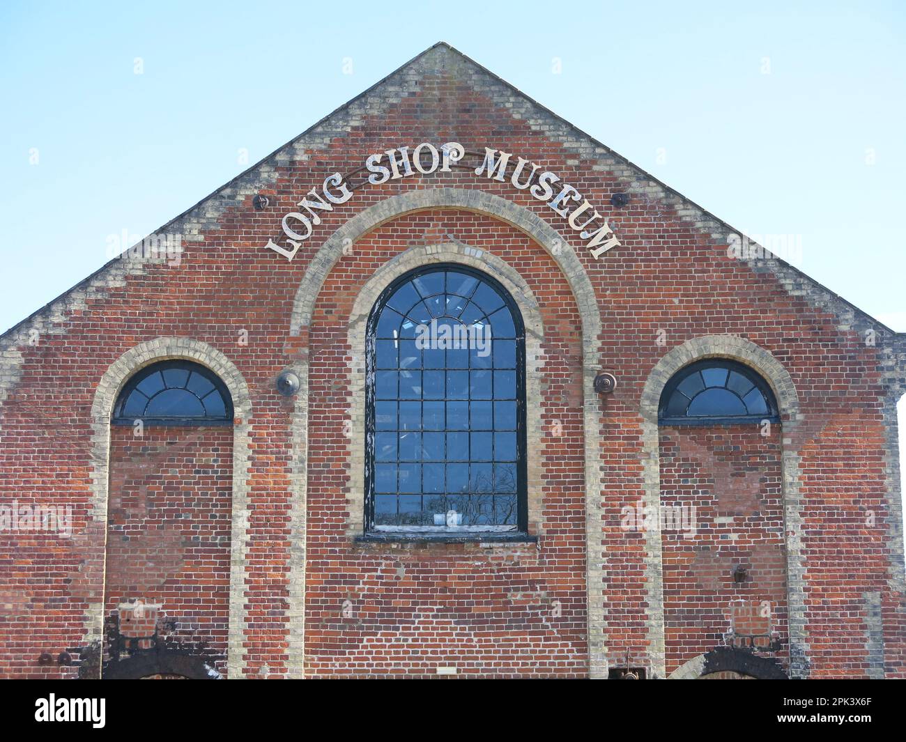 Uno degli edifici all'interno del Long Shop Museum, fabbrica dell'ingegnere vittoriano Richard Garrett, famoso per una linea di produzione di motori a vapore. Foto Stock