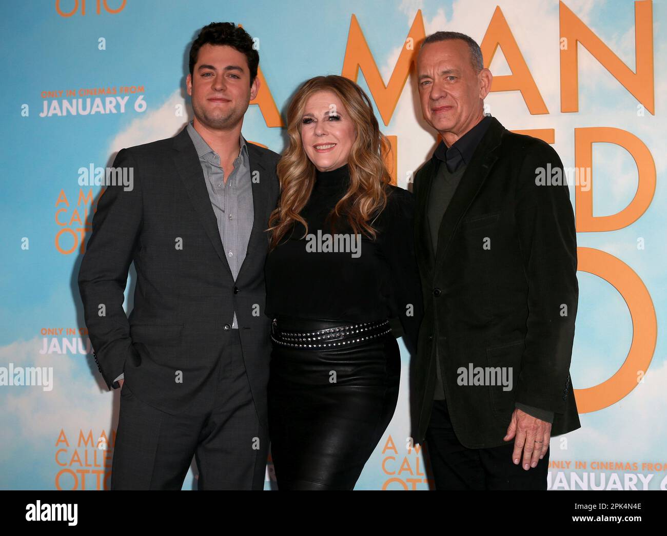 Truman Hanks, Rita Wilson e Tom Hanks frequentano la fotocall 'A Man chiamed otto' al Corinthia Hotel di Londra. Foto Stock