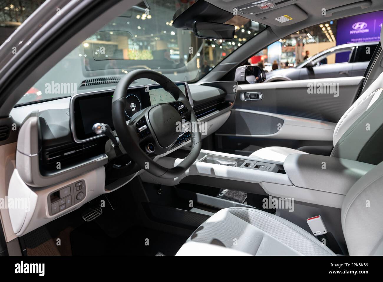 Design esterno del tutto elettrico Hyundai Ioniq 6 vincitore del premio Best Car of 2023 in mostra durante il giorno della stampa al New York International Autoshow al Jacob Javits Center il 5 aprile 2023. Foto Stock