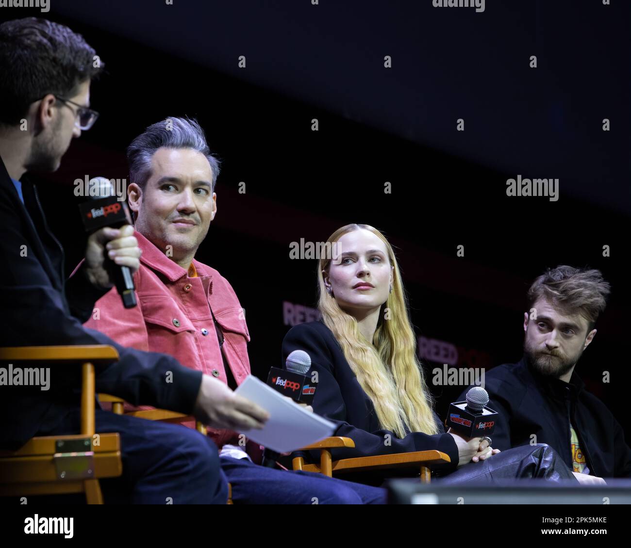 Strano: Al Yankovic Story vede Daniel Radcliffe & Evan Rachel Wood al NYCC 2022 Foto Stock