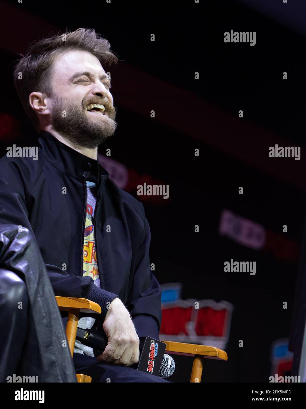 Strano: Al Yankovic Story vede Daniel Radcliffe & Evan Rachel Wood al NYCC 2022 Foto Stock